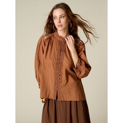 Blouse avec inserts en macramé OLTRE
