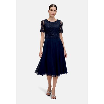 Robe de cocktail en dentelle VERA MONT