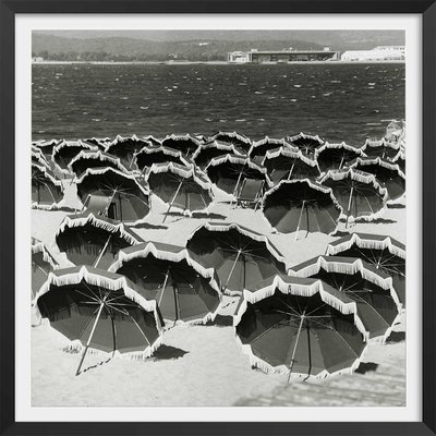 Affiche Photo d'Art - sun Umbrellas on a Beach, 1960 HEXOA