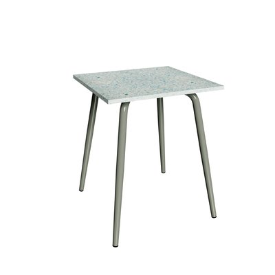 Table à manger en plastique recyclé carré LES GAMBETTES