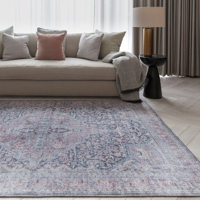 Delicate Vintage Style Flatweave Rug SO'HOME