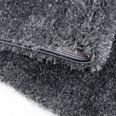 Tapis longs poils shaggy tissé motif uni UNI A UN AMOUR DE TAPIS