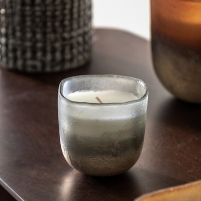 Small Amber & Lily Mercury Candle in White/Silver SO'HOME