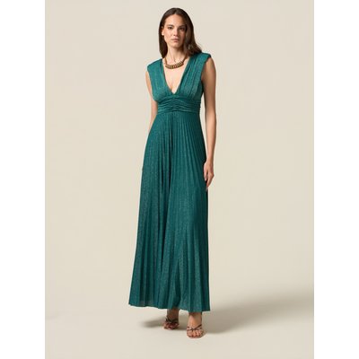 Robe longue réalisée avec un travail plissé OLTRE