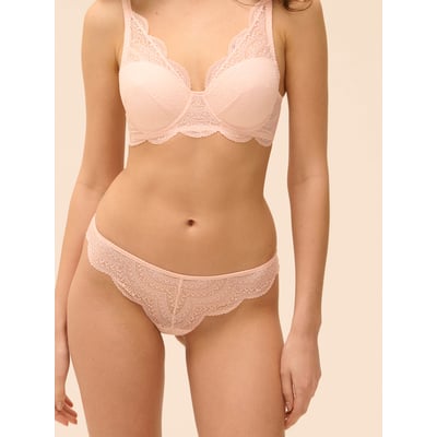 Tanga, KARMA SIMONE PERELE