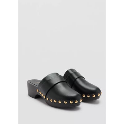 Sabots cloutés cuir MANGO