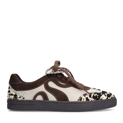 Baskets en daim, Baskets en daim avec imprimé vache SACHA