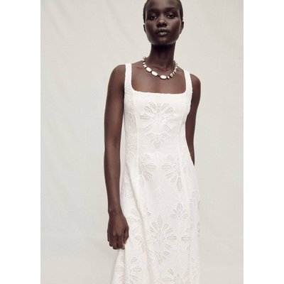 Robe évasée lin avec broderie florale MANGO
