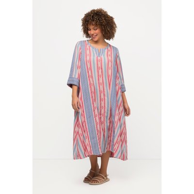 Caftan silhouette en A. Motif ethnique. Col ULLA POPKEN