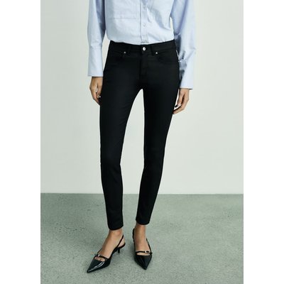 Jean Pushup skinny enduit MANGO