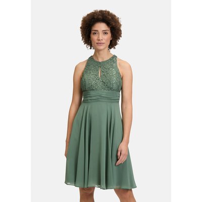 Robe de soirée en dentelle VERA MONT