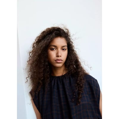 Blouse à carreaux et fronces MANGO