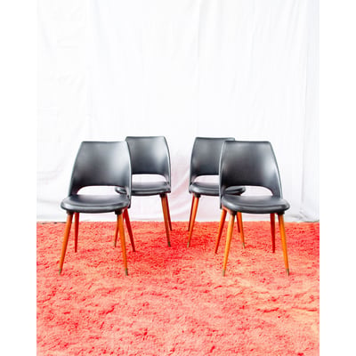 Lot de 4 chaises en hêtre et skaï Alma N°2120 - Bon état DEBONGOUT