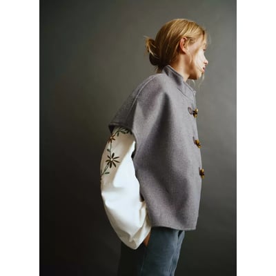 Cape en drap de laine avec brandebourg MANGO KIDS
