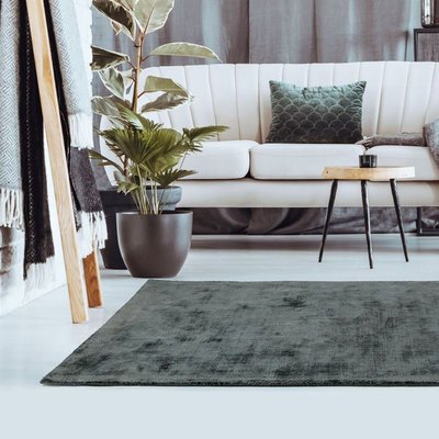 Tapis en viscose effet soyeux THE DECO FACTORY