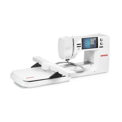 700 AVEC MODULE DE BRODERIE BERNINA