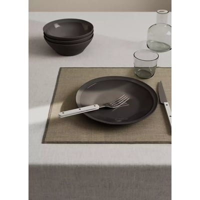 Set de table en lin enduit overlock contrasté MANGO HOME