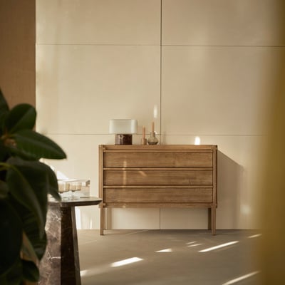 Commode, MADI TIKAMOON