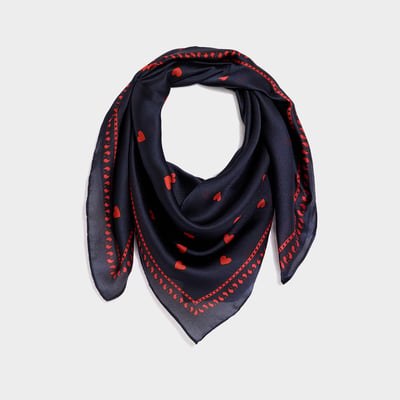Foulard carré satin motif cœurs GRAIN DE MALICE