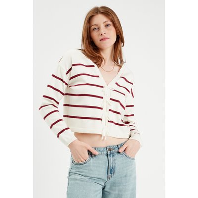 Pull avec petit noeud CACHE CACHE