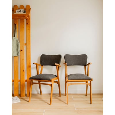 Paire de chaises à accoudoirs Claude N°1564 - Bon état DEBONGOUT