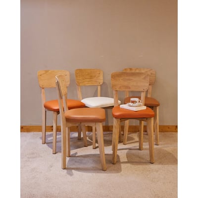 Lot de 5 chaises en bois poncé Claude N°1616 - Bon état DEBONGOUT