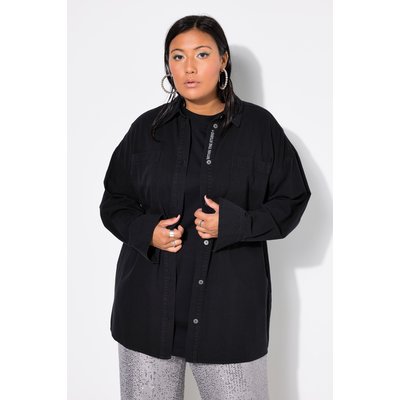 Chemise en jean oversize. Broderie sur la STUDIO UNTOLD