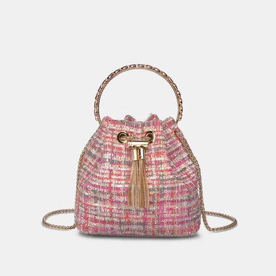 Sac à main avec pendentif et chaîne métallique ALMA EN PENA