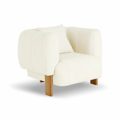 Кресло из обивки букле и массива бука SO'HOME