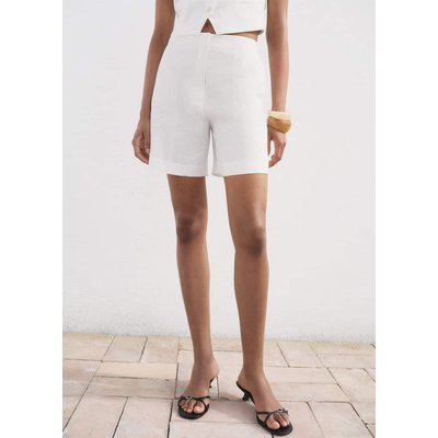 Short droit taille normale en lin MANGO