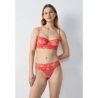 String en dentelle SOMPTUEUSE ETAM