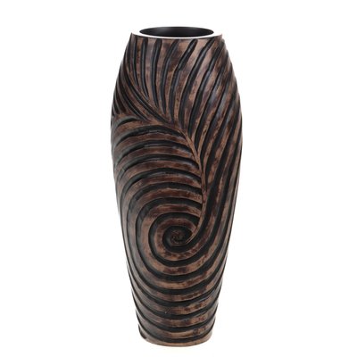Vase      -MANIHI AMADEUS