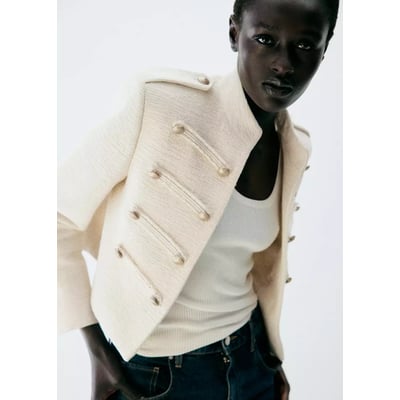 Veste en tweed avec brandebourgs décoratifs MANGO