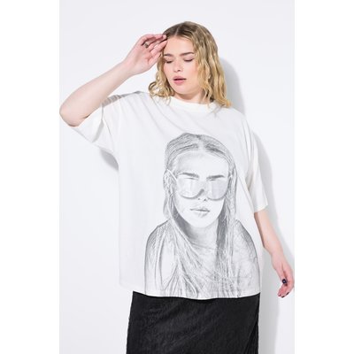 T-shirt oversize, portrait de STUDIO UNTOLD