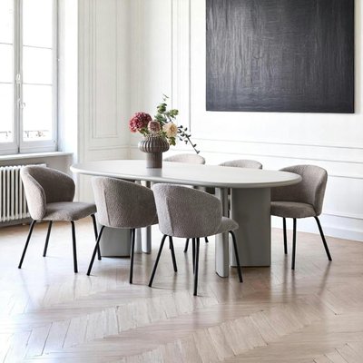 Table à manger ovale sable 220 cm - design minimaliste, pieds obliques ALBERTA PIER IMPORT