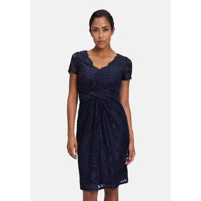 Robe en dentelle près du corps VERA MONT