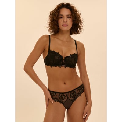 Tanga, IDOLE SIMONE PERELE