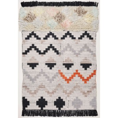 Tapis Nomadic Design style berbère tissé plat THEKO