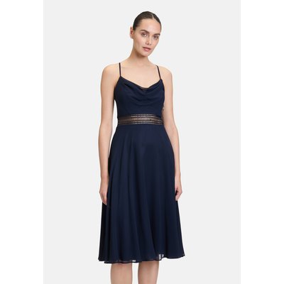 Robe de cocktail à encolure bénitier VERA MONT