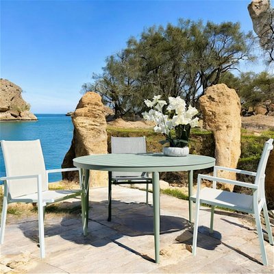 Table de jardin ronde en aluminium vert argile Ø 130 cm STOCKHOLM PIER IMPORT