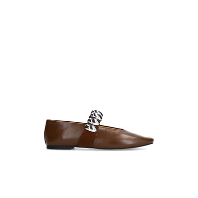Ballerines en cuir avec clous SACHA