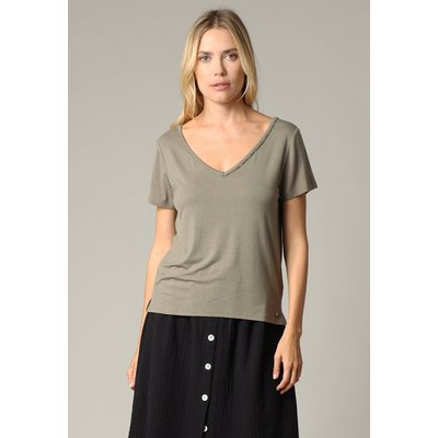 T-shirt col en v avec liseré brillant  CASA DEELUXE