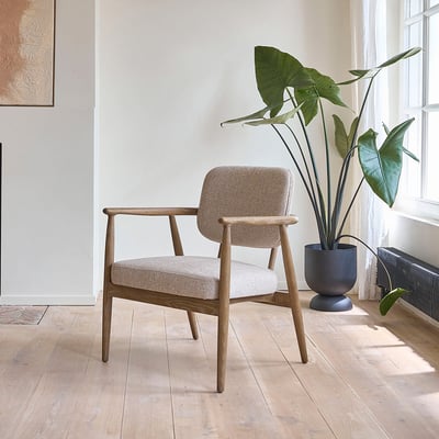 Fauteuil en chêne massif et tissu texturé  EUGÈNE BERAH GETAH