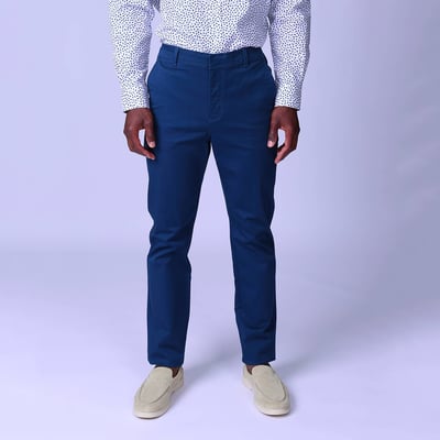 Chino coupe ajustée MISE AU GREEN