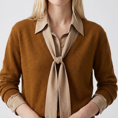 Pull col V, coupe légèrement ample et manches longues FLALYS ARTLOVE