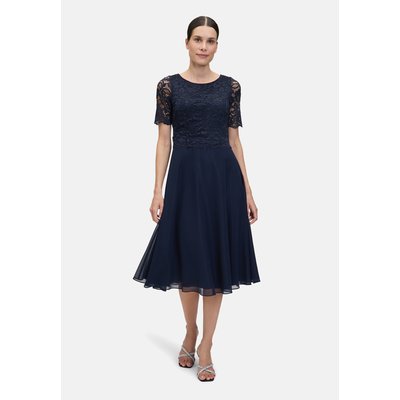 Robe de cocktail en dentelle VERA MONT