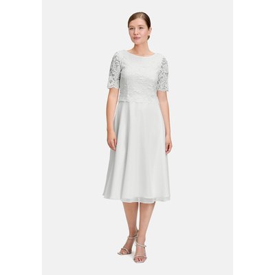 Robe de cocktail en dentelle VERA MONT