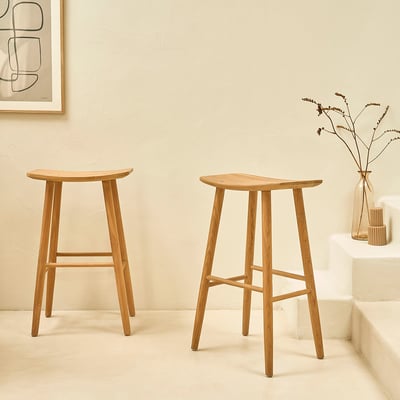 Lot de 2 tabourets de bar en teck massif  AMBRE BERAH GETAH