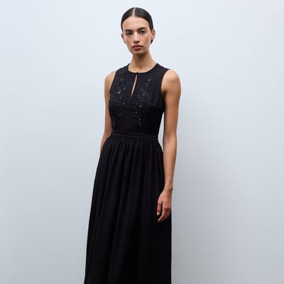 Robe longue sans manches cintrée avec détail de broderies et perles MONOPRIX