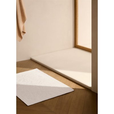 Tapis de bain en jacquard fleuri MANGO HOME